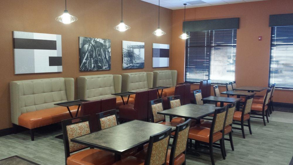 Best Western Plus North Platte Inn & Suites Exterior photo