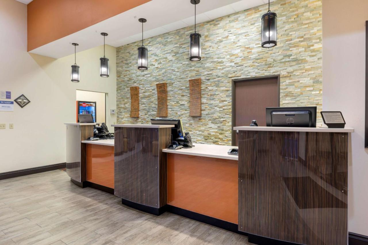 Best Western Plus North Platte Inn & Suites Exterior photo