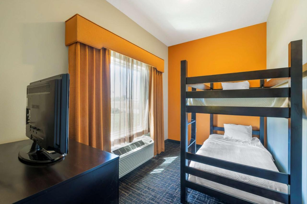 Best Western Plus North Platte Inn & Suites Exterior photo