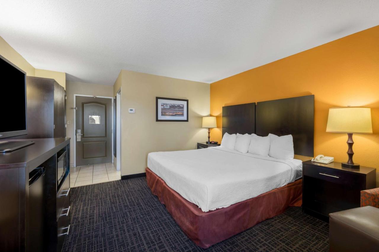 Best Western Plus North Platte Inn & Suites Exterior photo