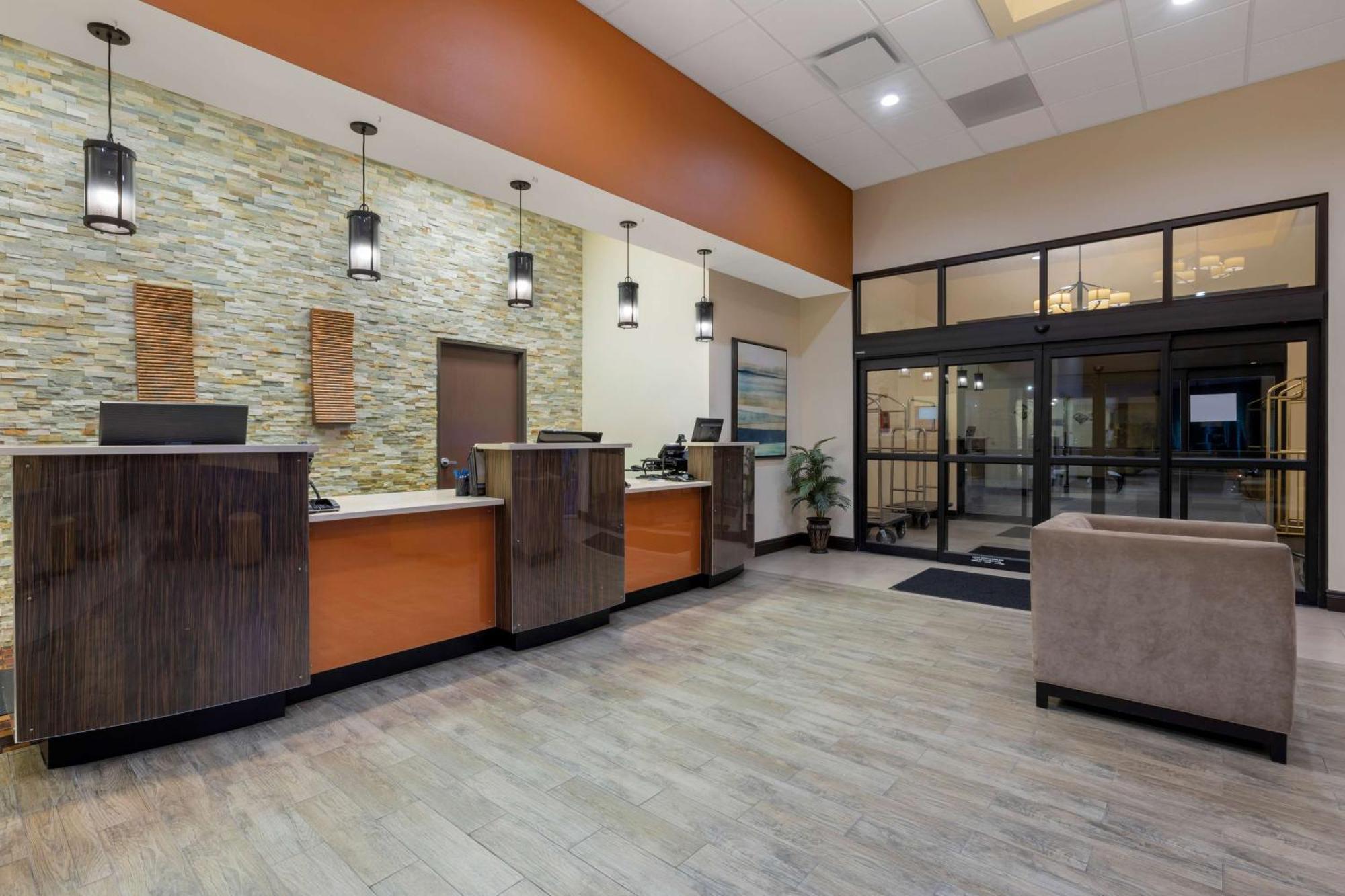 Best Western Plus North Platte Inn & Suites Exterior photo